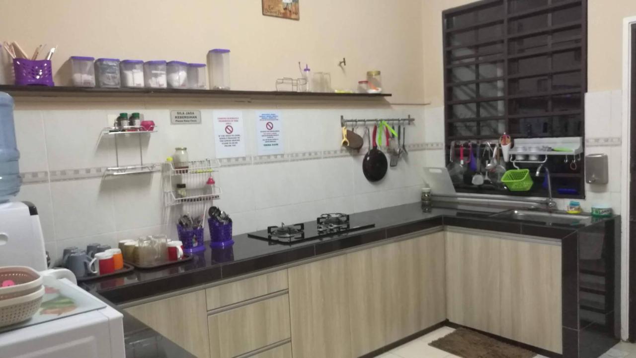 Cosy P6 Homestay Puchong Exteriör bild