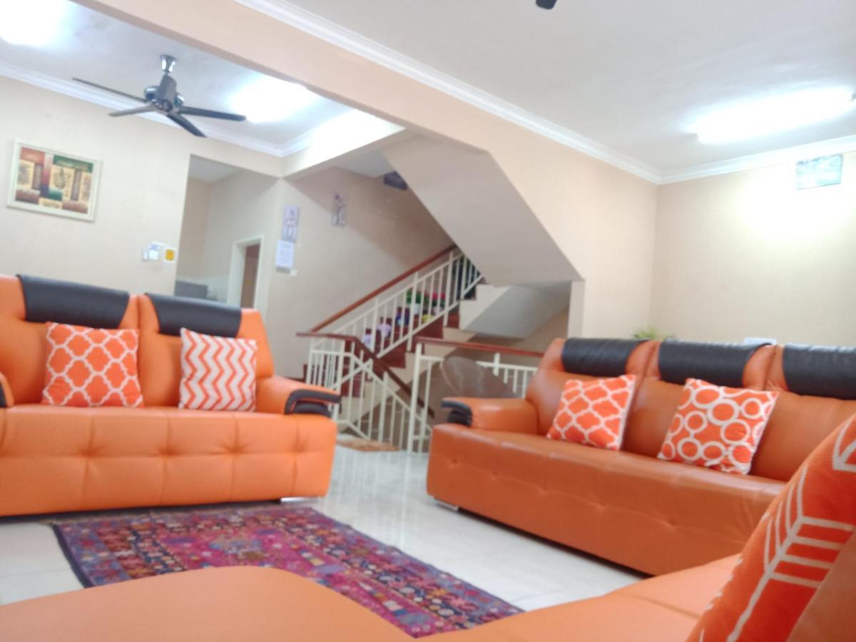 Cosy P6 Homestay Puchong Exteriör bild